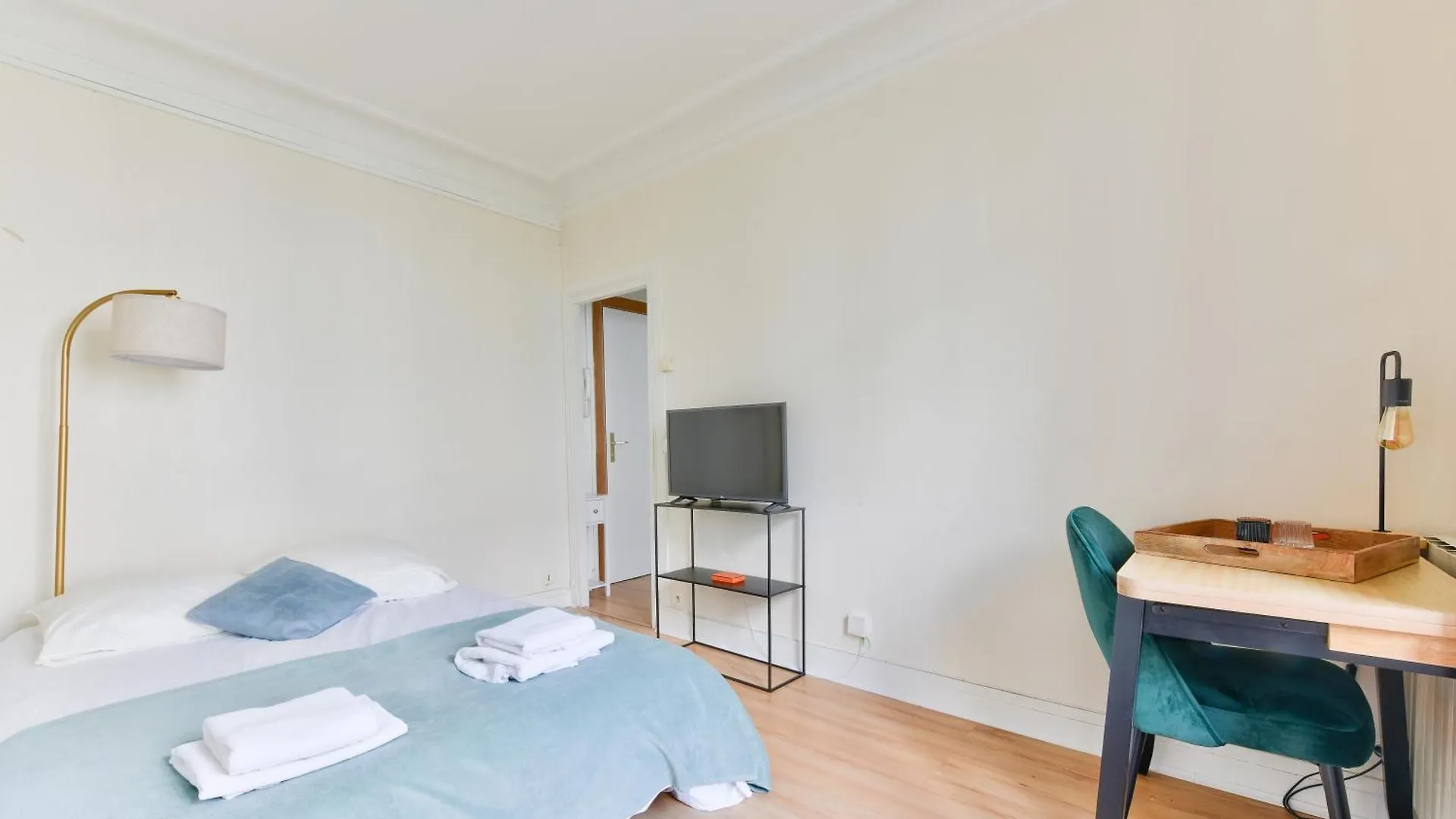 Quiet & Refurbished 1Br Parisian Retreat-Paris 16 Lejlighed Frankrig