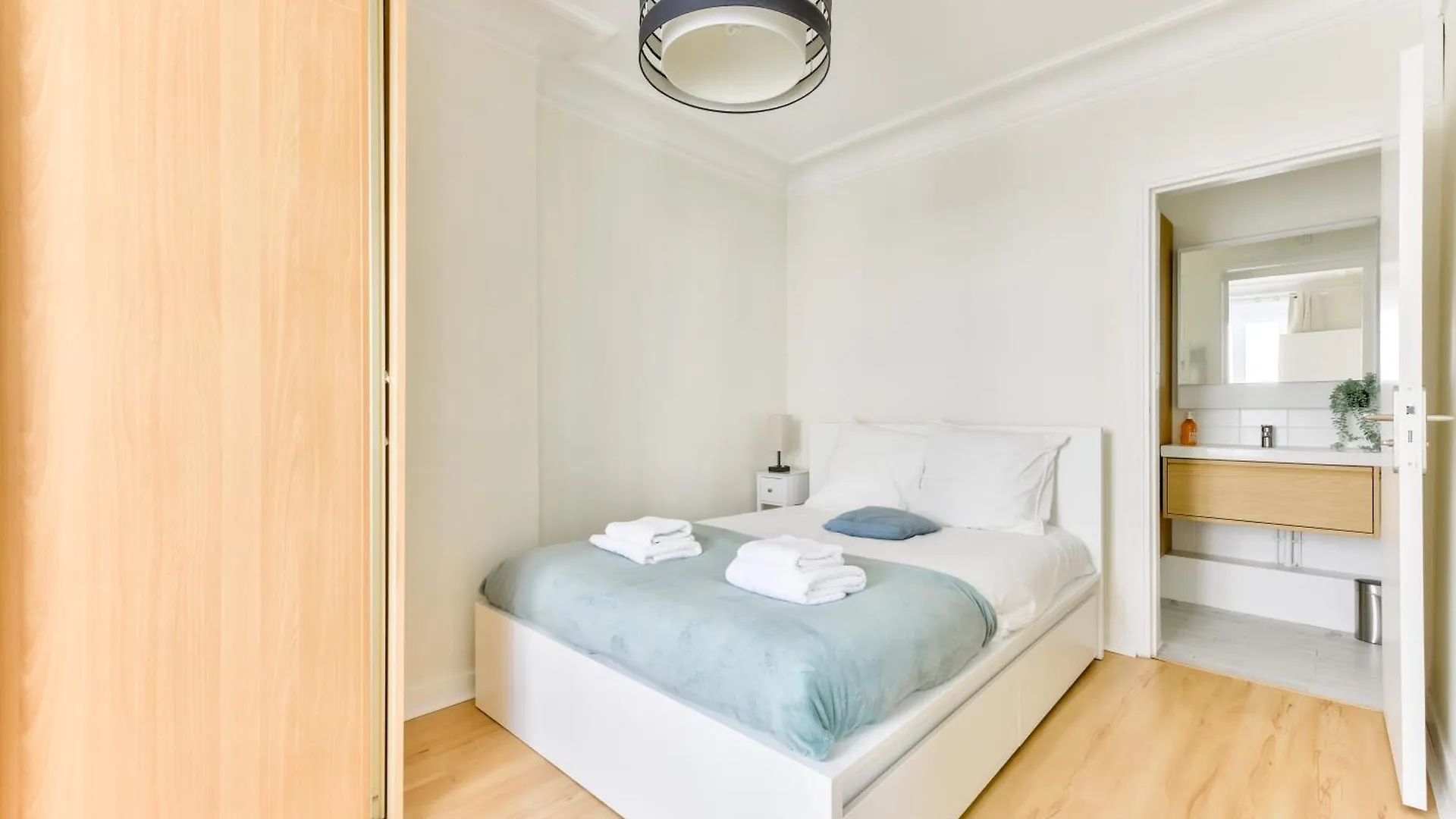 Quiet & Refurbished 1Br Parisian Retreat-Paris 16 Lejlighed 0*, Paris Frankrig