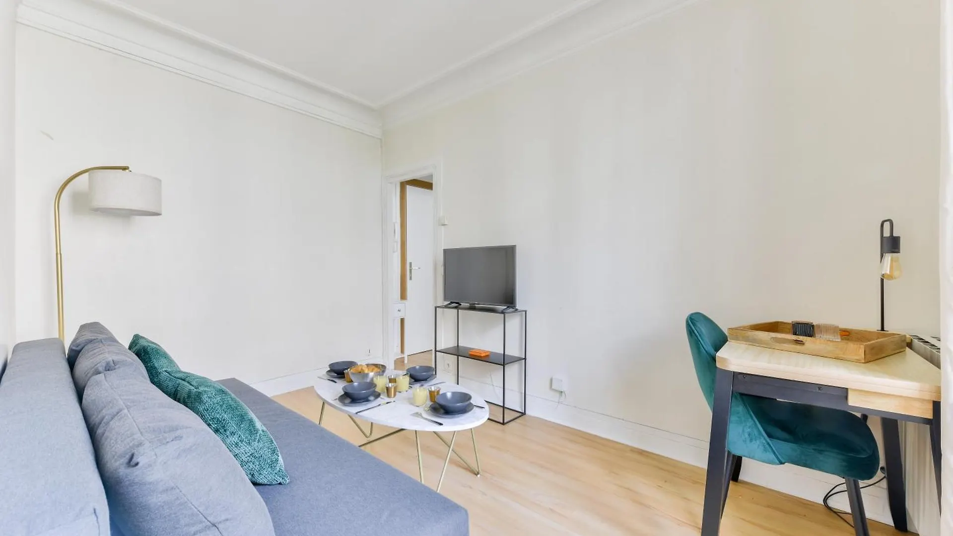 Quiet & Refurbished 1Br Parisian Retreat-Paris 16 Apartment